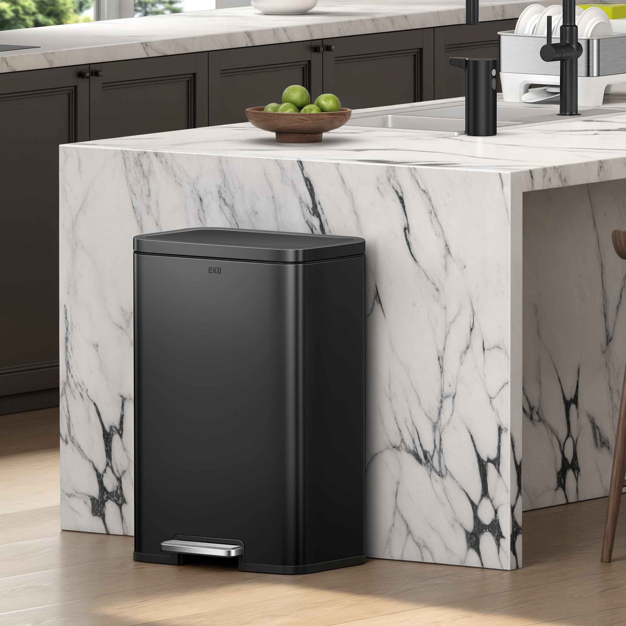 Madison Step Can with Liner – 50L / 13.2 Gal – Matte Black – Home