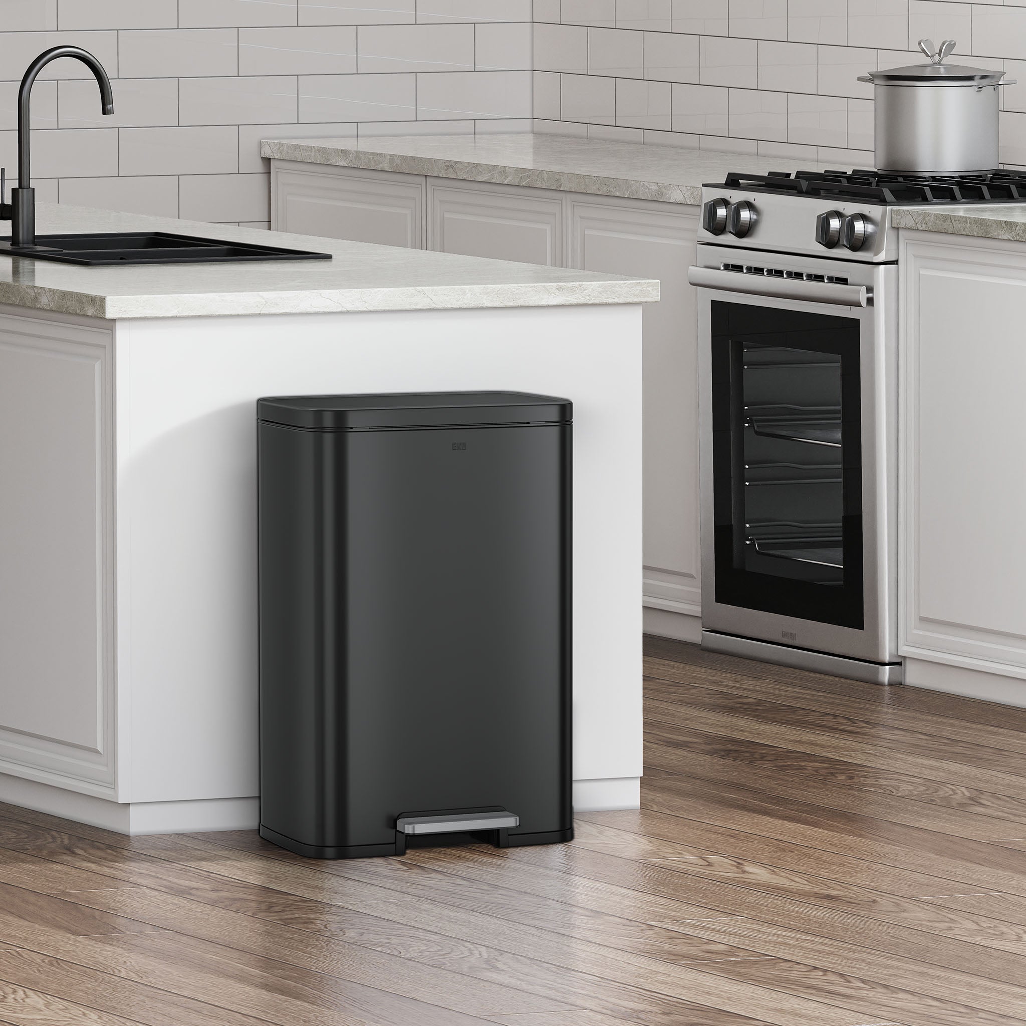 Madison Step Can with Liner – 50L / 13.2 Gal – Matte Black – Home